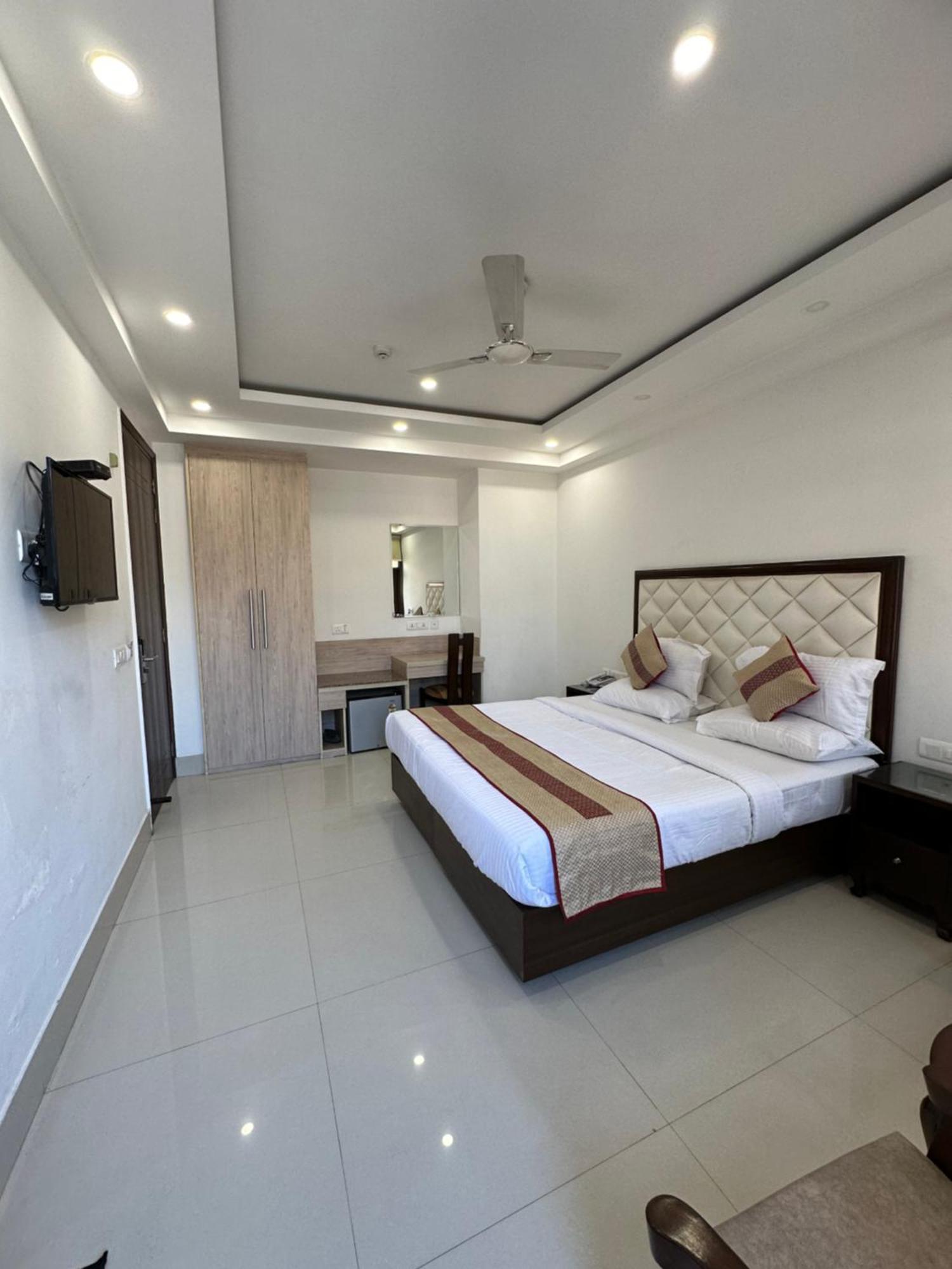 Hotel Lemon Residency - And Serviced New Delhi